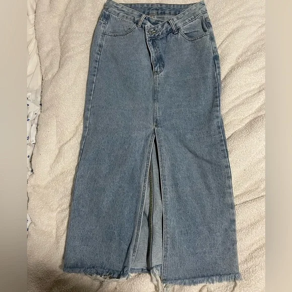 Long Jean skirt - size small - never worn - Picture 1 of 6